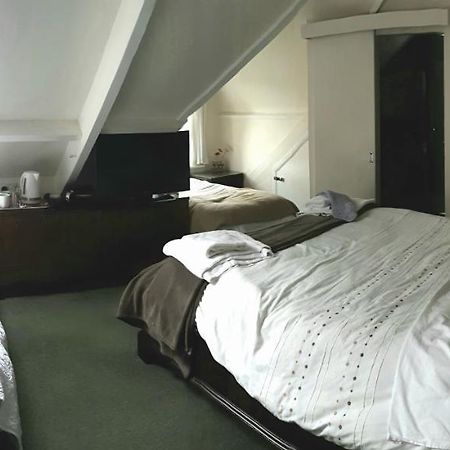 The Adelphi Bed & Breakfast นิวคาสเซิล อะพอน ไทน์ ภายนอก รูปภาพ